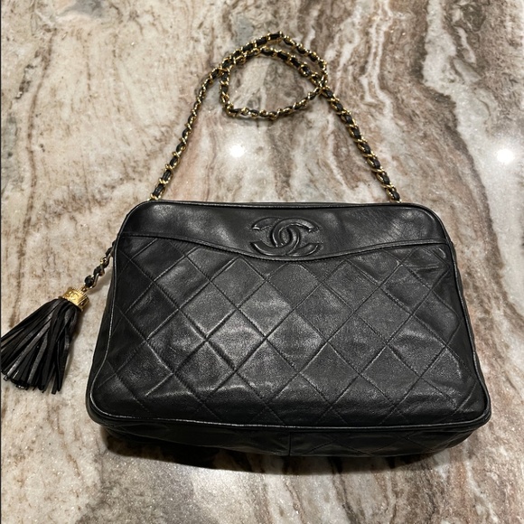CHANEL crossbody camera bag - converts to shoulder bag - Picture 1 of 15